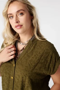 Blouse avec dentelle