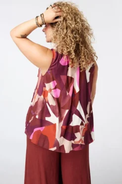 Blouse satinée à col montant