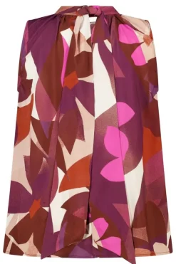 Blouse satinée à col montant