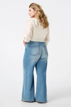 Jeans larges à taille haute