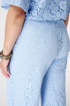 Pantalon en dentelle