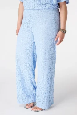 Pantalon en dentelle