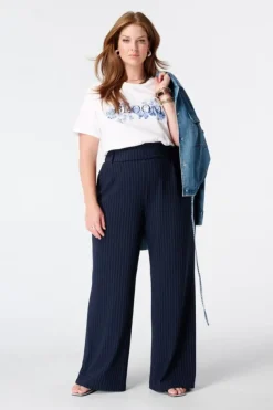 Pantalon wide leg à fines rayures
