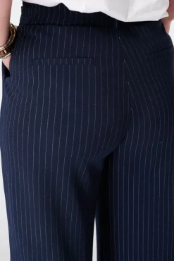 Pantalon wide leg à fines rayures