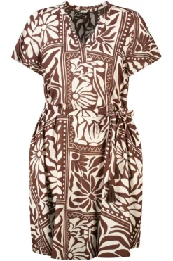 Robe avec ceinture