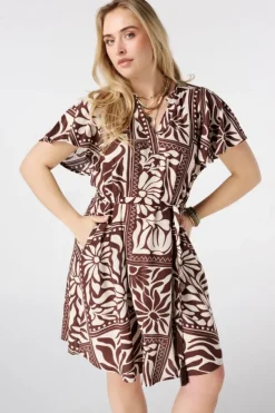 Robe avec ceinture