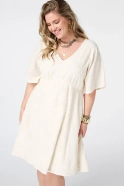 Robe courte à manches papillon