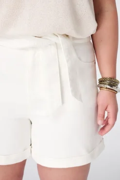 Short en denim avec ceinture