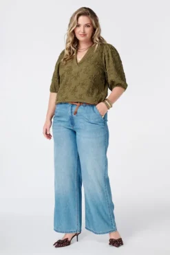 Top avec structure florale