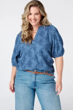 Top avec structure florale