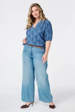 Top avec structure florale