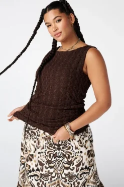 Top en dentelle sans manches