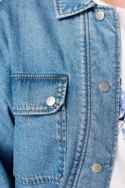 Veste en jean avec cordons à nouer