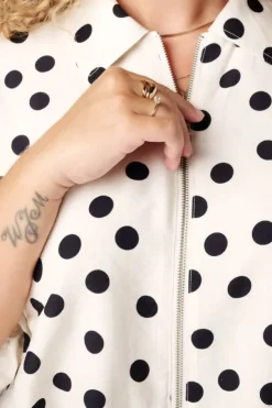 Veste à pois avec manches bouffantes courtes
